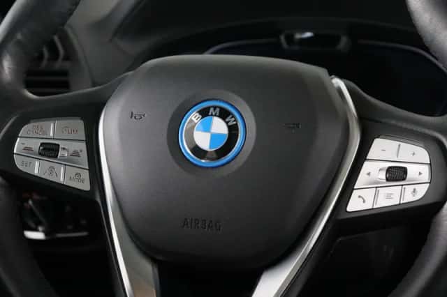 BMW iX3 (2021) thumbnail 3