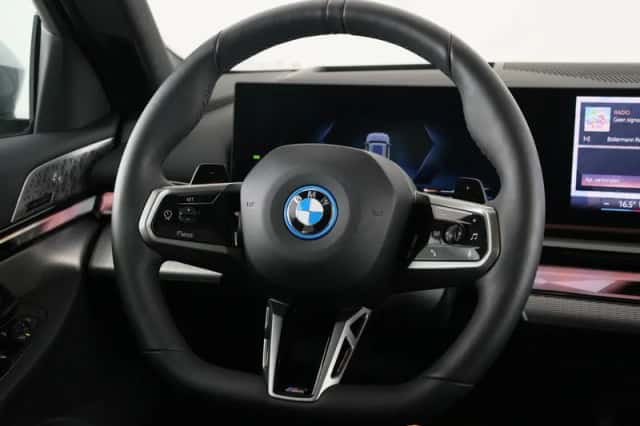 BMW 5-Serie (2025) thumbnail 2