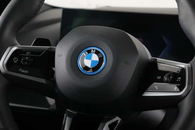 BMW i5 (2025) thumbnail 3
