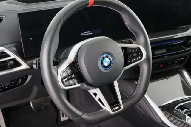 BMW i4 (2025) thumbnail 2