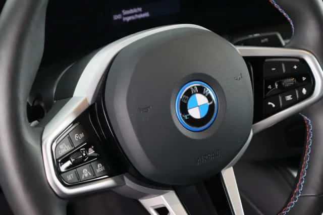BMW i4 (2025) thumbnail 3