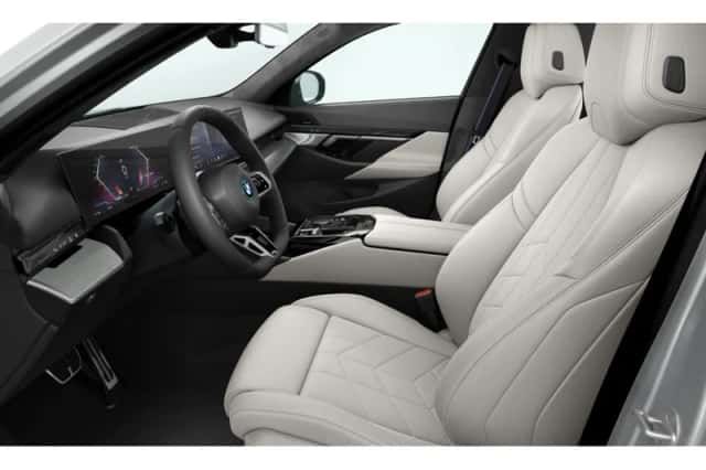 BMW i5 (2026) thumbnail 4