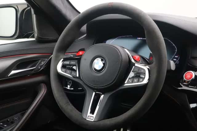 BMW M5 (2022) thumbnail 2