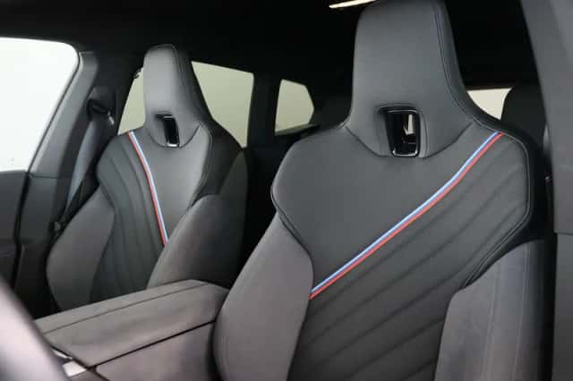 BMW iX (2026) thumbnail 6