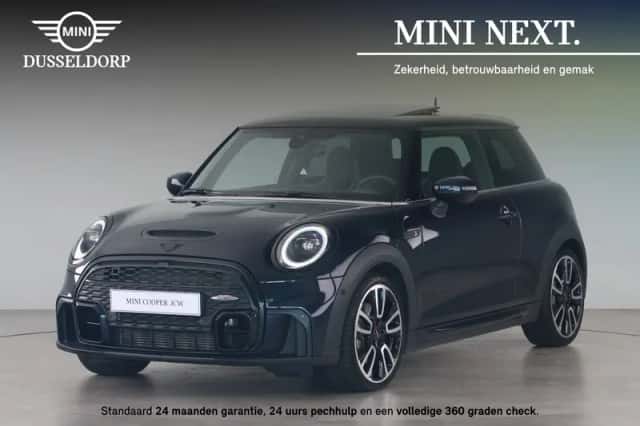 MINI Cooper S (2023) thumbnail 1