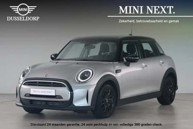 MINI Cooper (2023) thumbnail 1