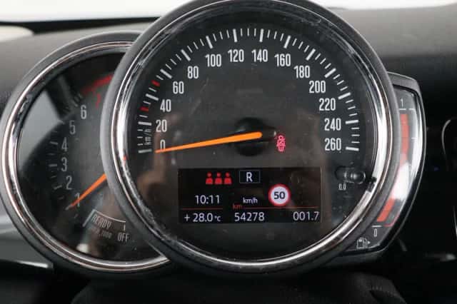 MINI Cooper (2023) thumbnail 4
