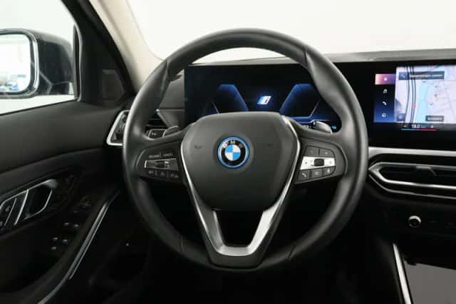BMW 3-Serie (2023) thumbnail 2