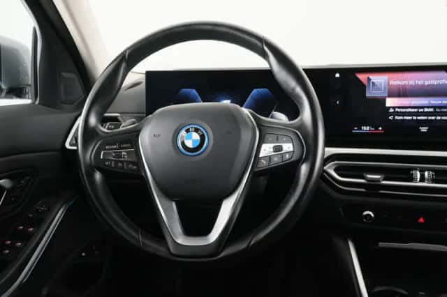 BMW 3-Serie (2023) thumbnail 2