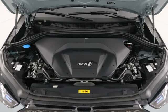 BMW iX2 (2024) thumbnail 5