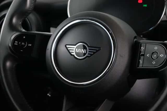 MINI Mini Electric (2022) thumbnail 3