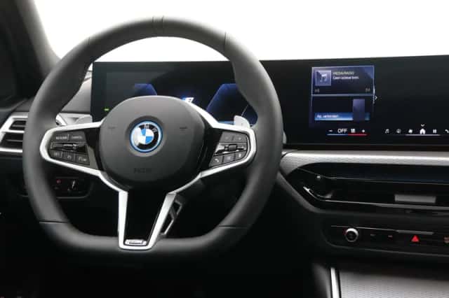 BMW 3-Serie (2025) thumbnail 2