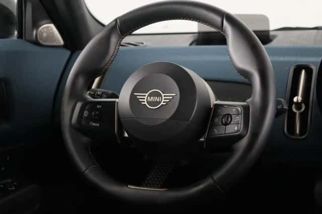 MINI Countryman (2025) thumbnail 2