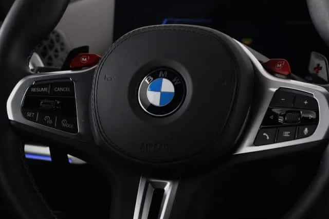 BMW XM (2026) thumbnail 3