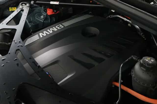 BMW XM (2026) thumbnail 6