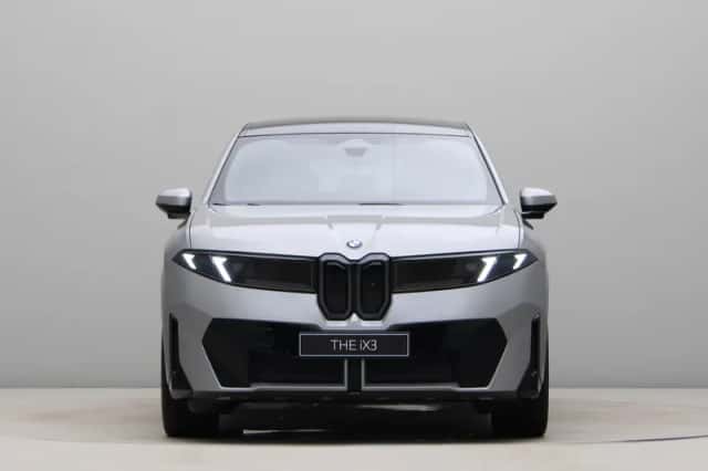 BMW iX3 (2026) thumbnail 2