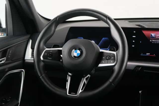 BMW X1 (2024) thumbnail 2