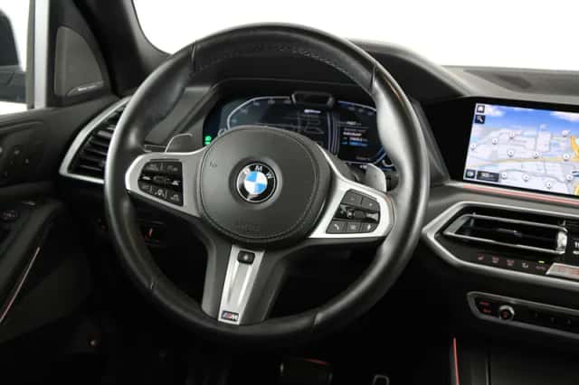 BMW X5 (2021) thumbnail 2
