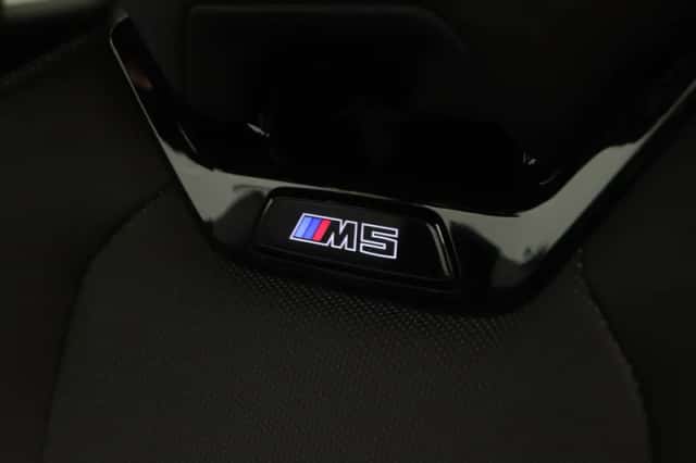 BMW M5 (2025) thumbnail 6