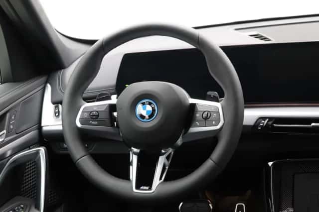 BMW X1 (2024) thumbnail 2