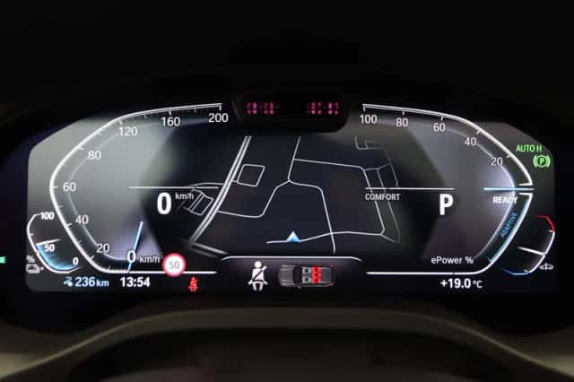 BMW iX3 (2024) thumbnail 3