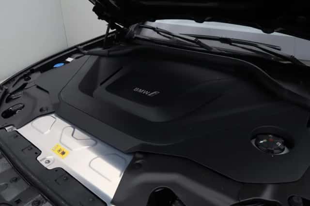 BMW iX3 (2024) thumbnail 4