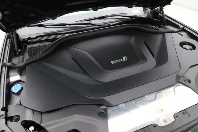 BMW iX3 (2024) thumbnail 5