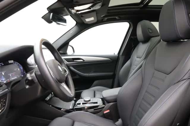 BMW iX3 (2024) thumbnail 6