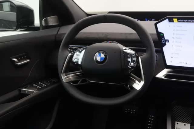 BMW iX3 (2026) thumbnail 2