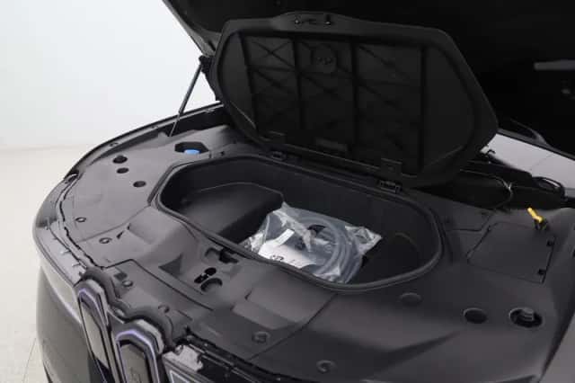 BMW iX3 (2026) thumbnail 5