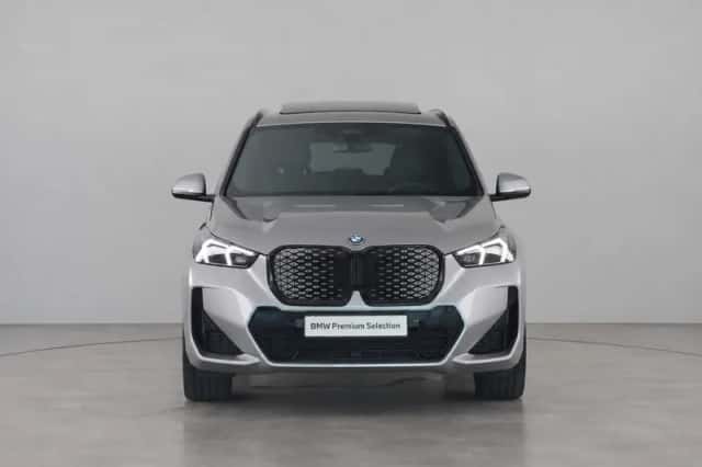 BMW iX1 (2025) thumbnail 5