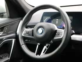 BMW X1 (2024) thumbnail 2