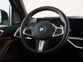 BMW X5 (2023) thumbnail 2