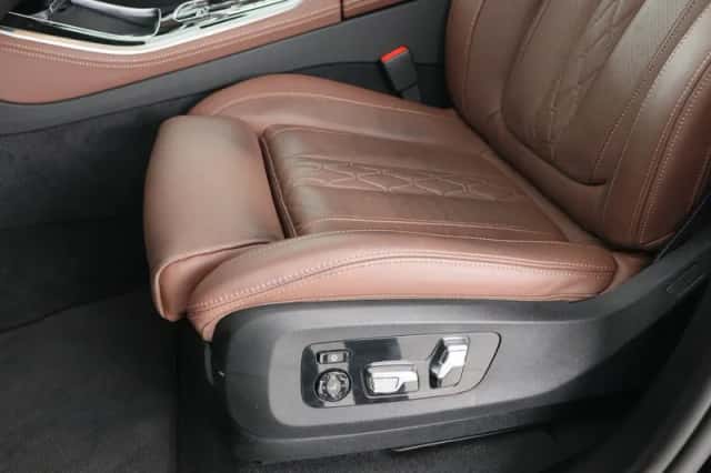 BMW X5 (2025) thumbnail 16
