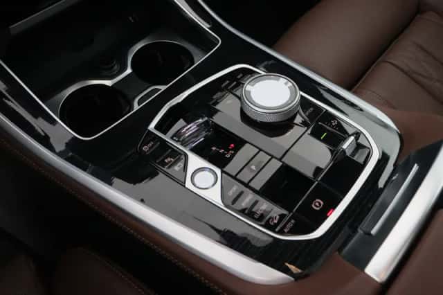 BMW X5 (2025) thumbnail 18