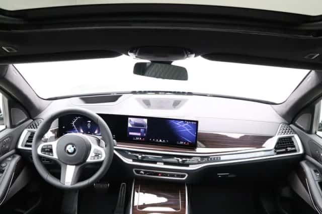BMW X7 (2026) thumbnail 14