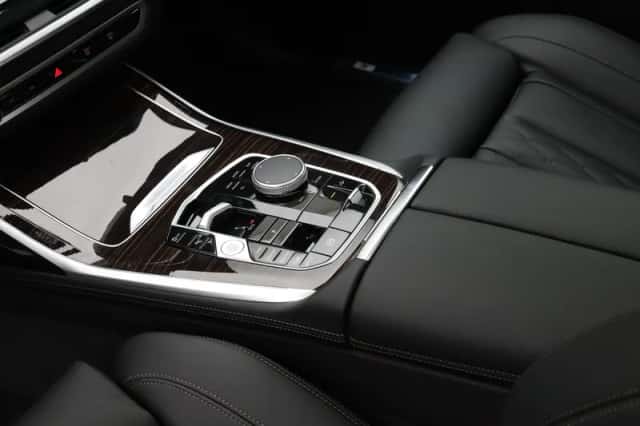 BMW X7 (2026) thumbnail 18