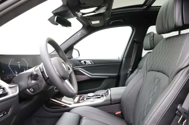 BMW X7 (2026) thumbnail 5