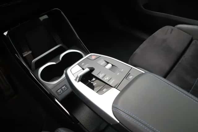 BMW X1 (2024) thumbnail 15