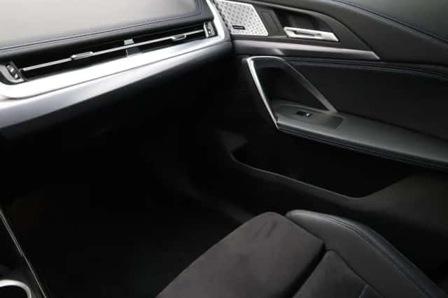 BMW X1 (2024) thumbnail 16