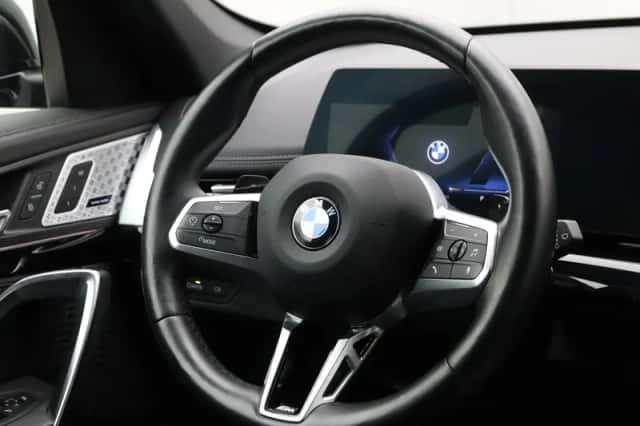 BMW X1 (2022) thumbnail 2