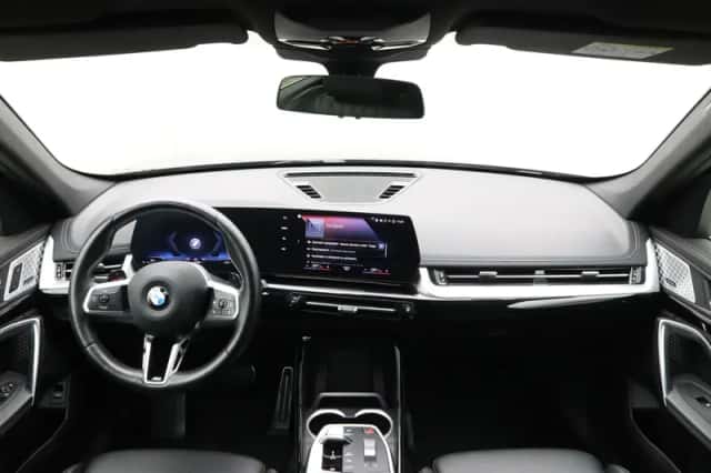 BMW X1 (2022) thumbnail 12