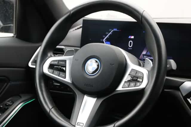 BMW 3-Serie (2024) thumbnail 2