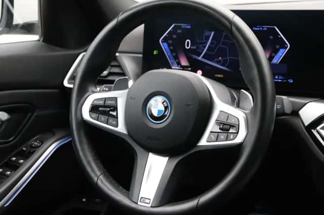 BMW 3-Serie (2024) thumbnail 2