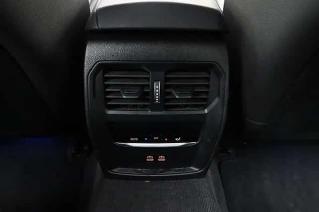 BMW 3-Serie (2024) thumbnail 18