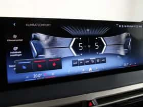 BMW iX (2023) thumbnail 12