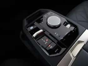 BMW iX (2023) thumbnail 15