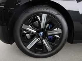 BMW iX (2023) thumbnail 16