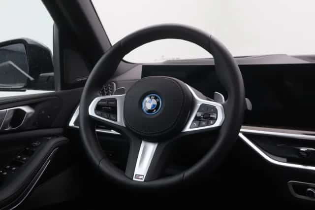 BMW X5 (2025) thumbnail 2