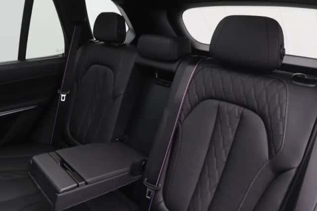 BMW X5 (2025) thumbnail 13